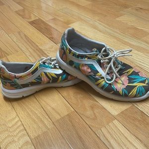 RARE Vintage Women’s Vans Athletic Shoes Size 7